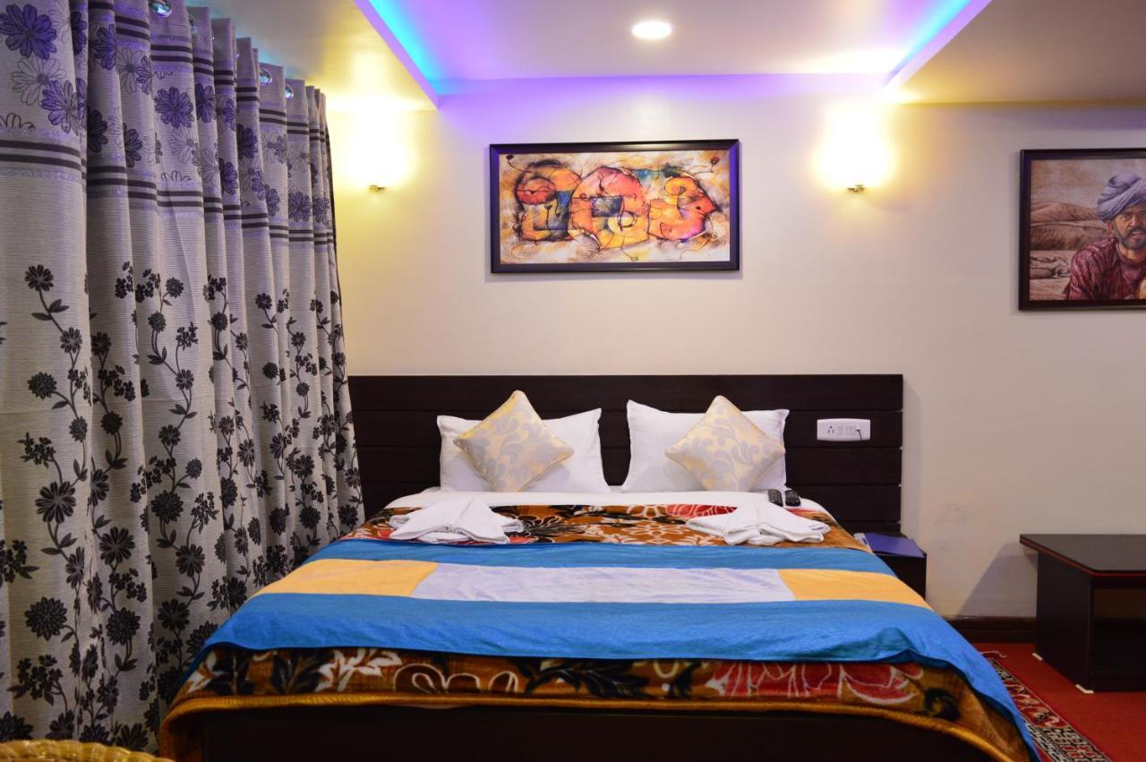 Golden Dolma Hotel Darjeeling  Buitenkant foto
